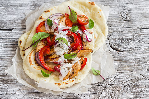 Imagine cu tortilla cu pui la grătar și scorțișoară